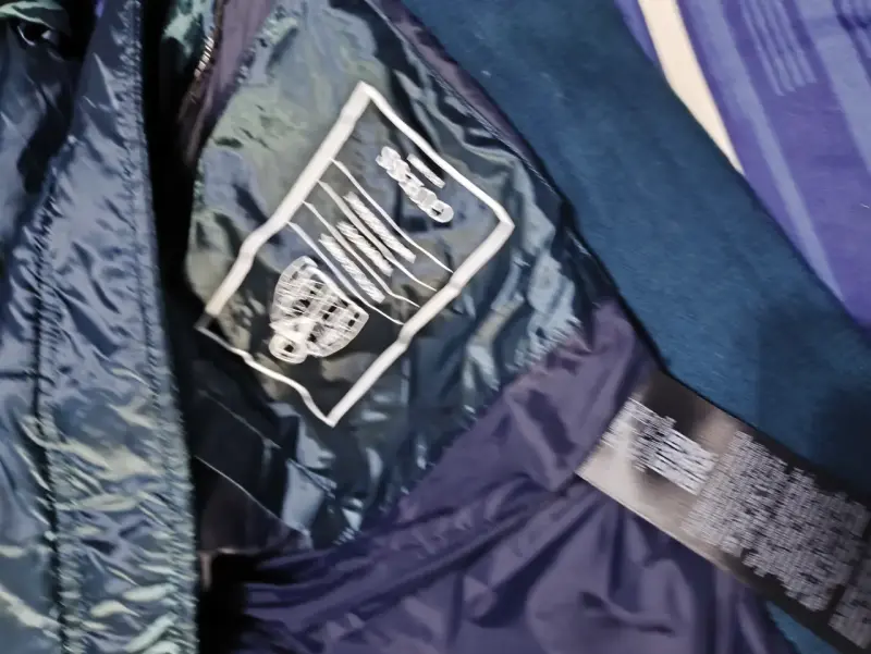Chaqueta Guess Metalizada Azul Con Capucha Desmontable - 4
