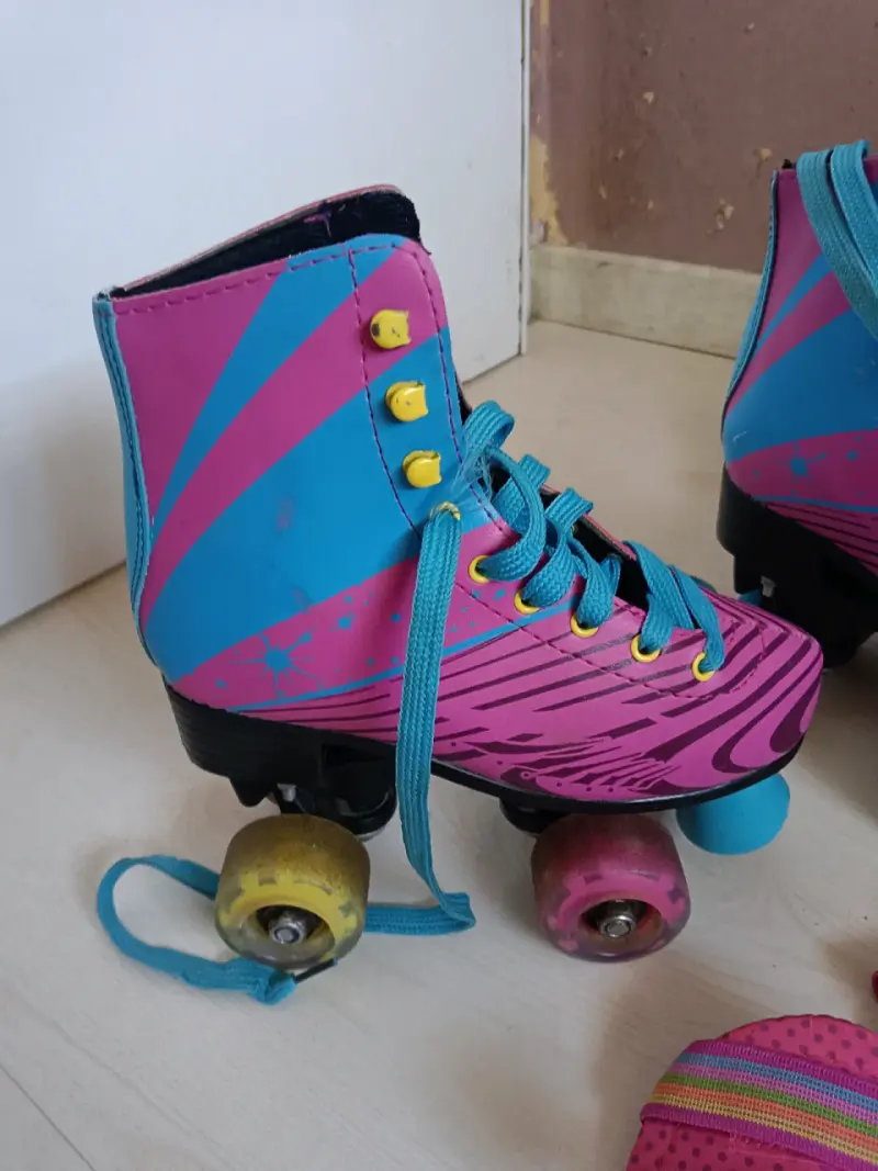 Patines de cuatro ruedas Soy Luna con accesorios - 2
