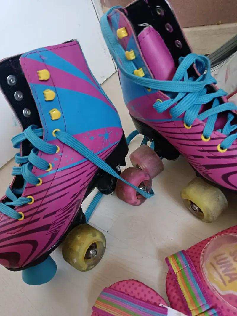 Patines de cuatro ruedas Soy Luna con accesorios - 4