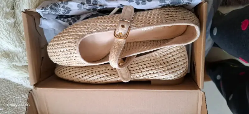 Zapatos de mujer trenzados beige con hebilla - 1
