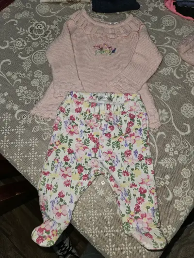 Conjunto de bebé Limonada floral y rosado - miniatura 1