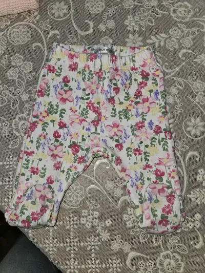 Conjunto de bebé Limonada floral y rosado - miniatura 5
