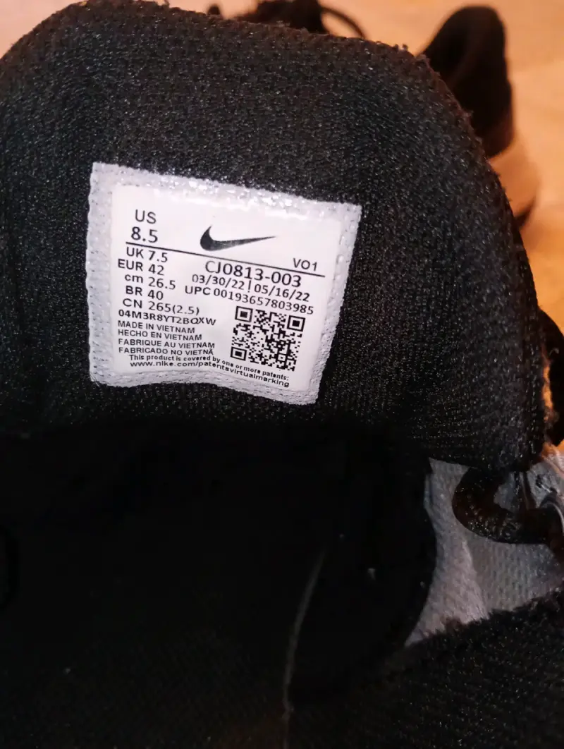 Zapatillas deportivas Nike gris y negro - 2