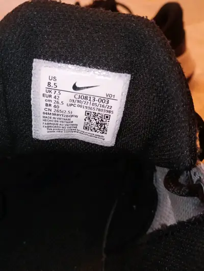 Zapatillas deportivas Nike gris y negro - miniatura 2