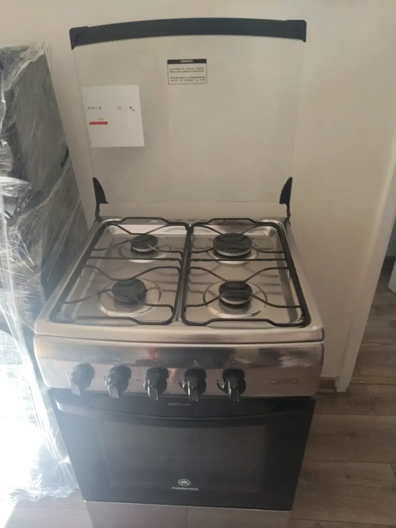 Cocina a gas Mademsa con horno incorporado - 2