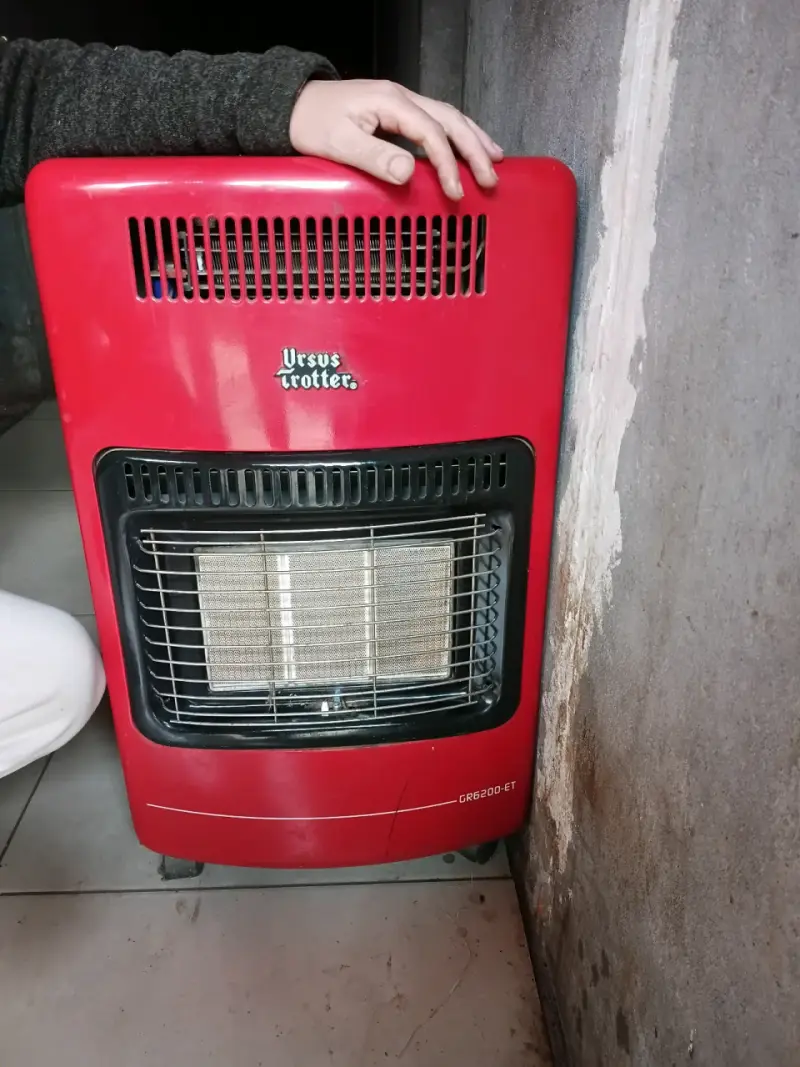 Estufa a gas Ursus Trotter roja modelo GR6200-ET - 2