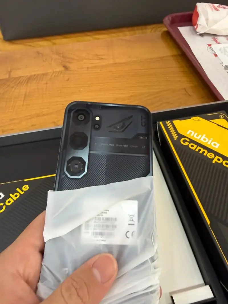Smartphone Nubia Neo 5 GT con Ventilador y Gatillos - 3