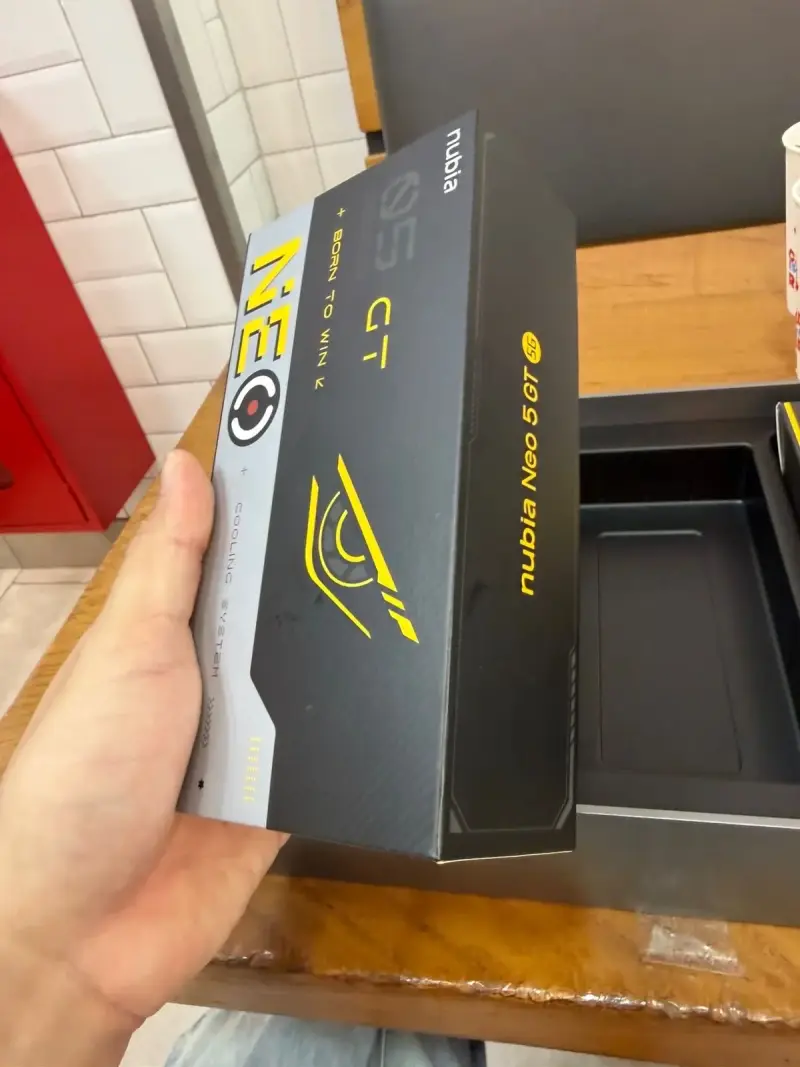 Smartphone Nubia Neo 5 GT con Ventilador y Gatillos - 4