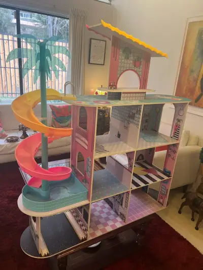 Casa de Muñecas Grande L O L - miniatura 1