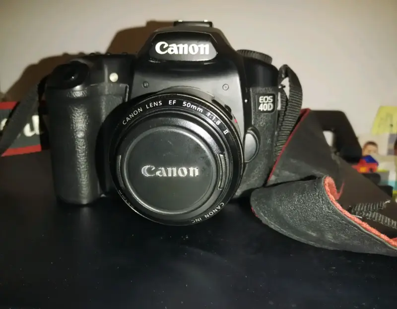 Kit de Cámara Canon EOS 40D con Lentes y Flash - 4