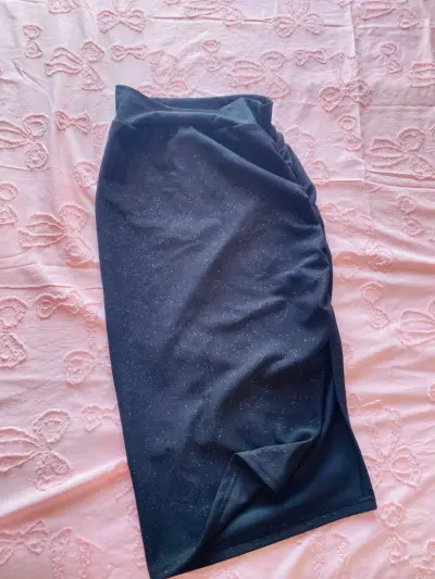 Falda  negra con brillo para mujer - miniatura 3