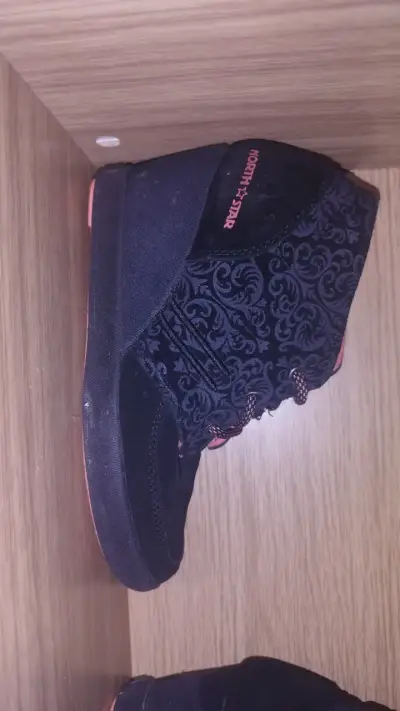 Botines negros North Star con diseño floral - miniatura 3