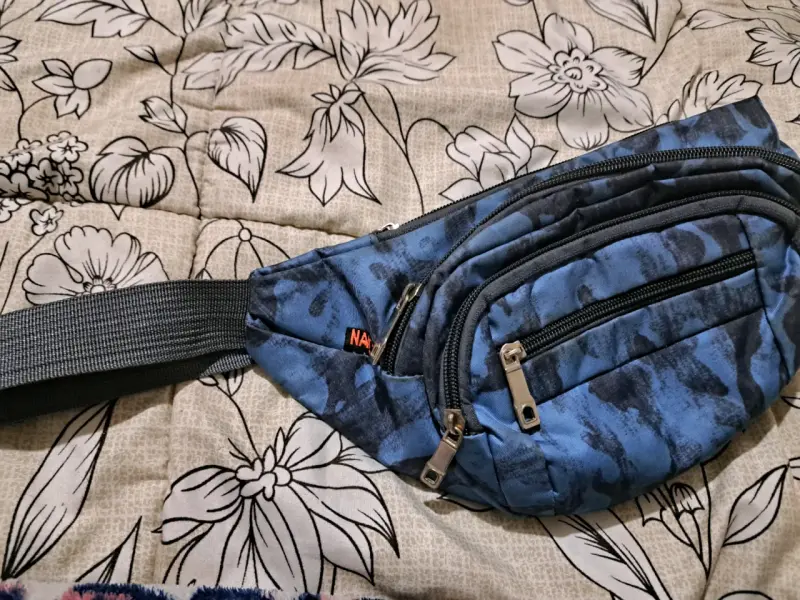 Riñonera azul camuflaje con múltiples bolsillos - 5