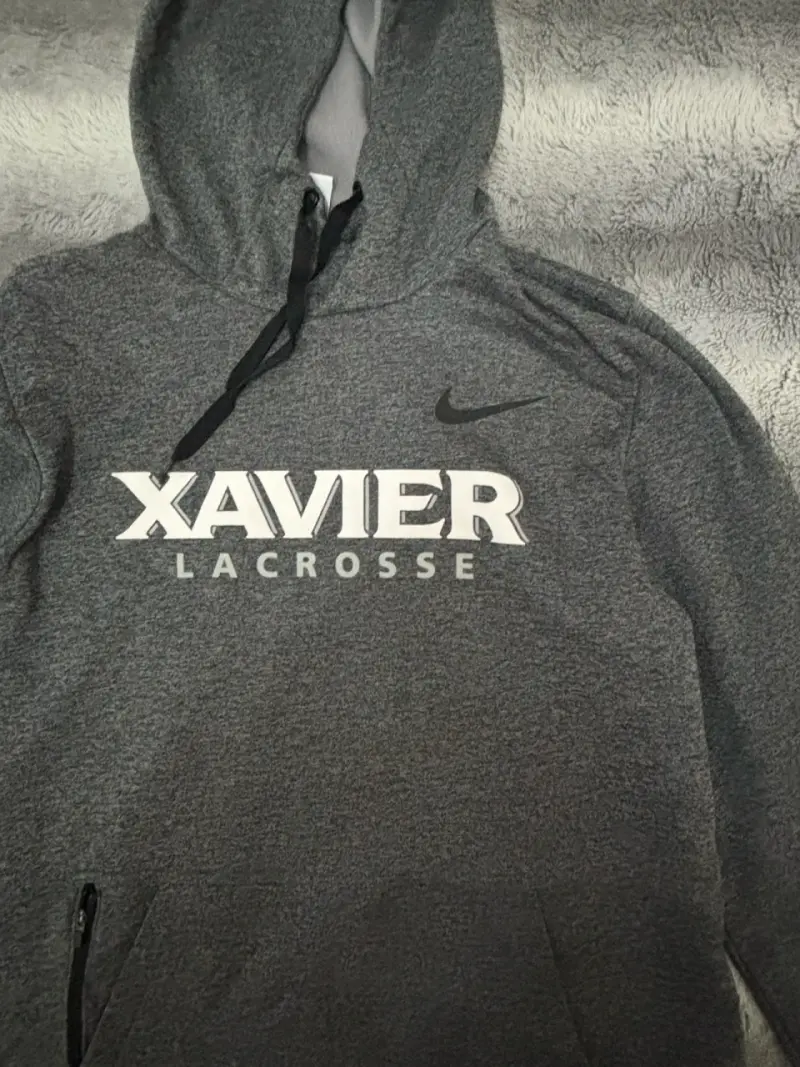 Polerón con capucha gris Nike Xavier Lacrosse - 2