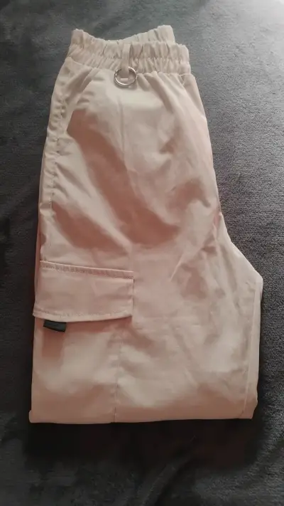 Pantalones cargo beige con bolsillos UNISEX - miniatura 1