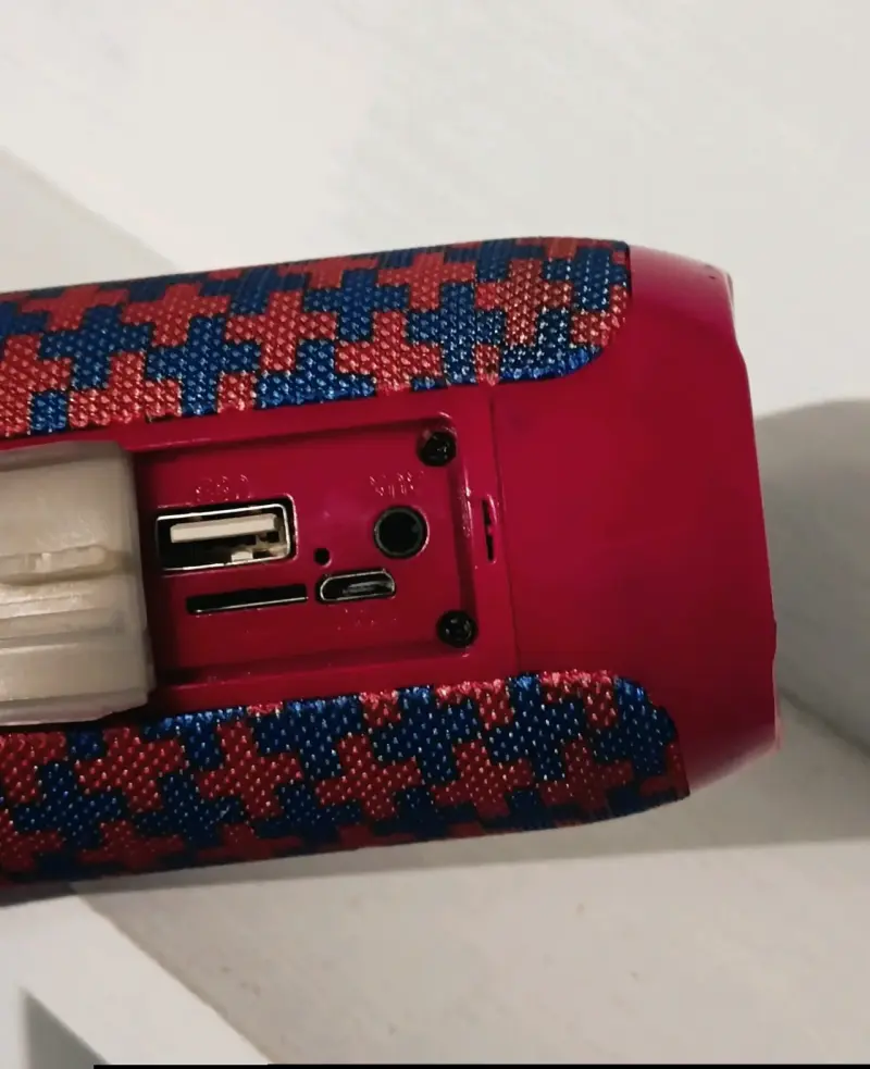 Parlante Bluetooth portátil  rojo y azul - 3