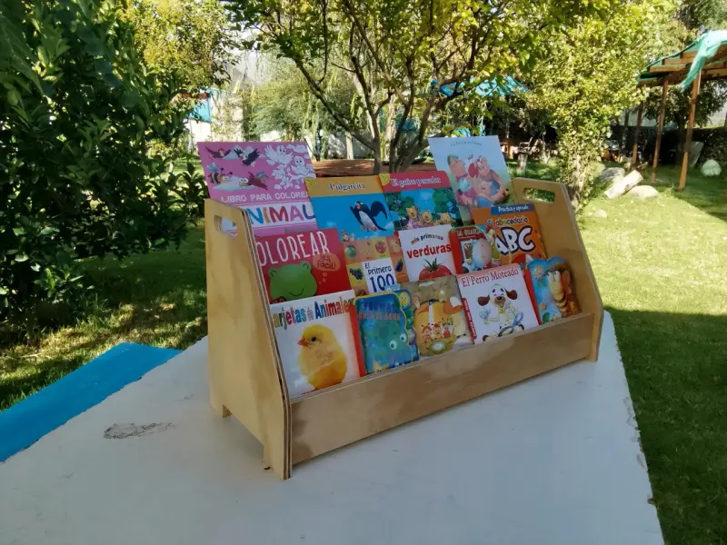 Librero de piso Montessori - 1