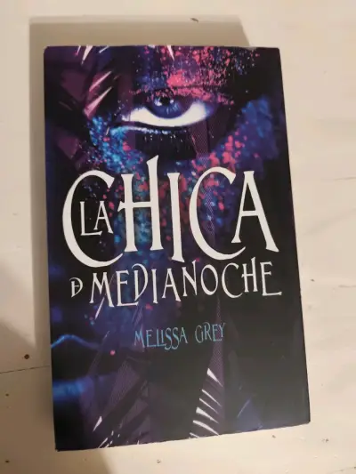 Libro 'La Chica de Medianoche' de Melissa Grey - miniatura 3