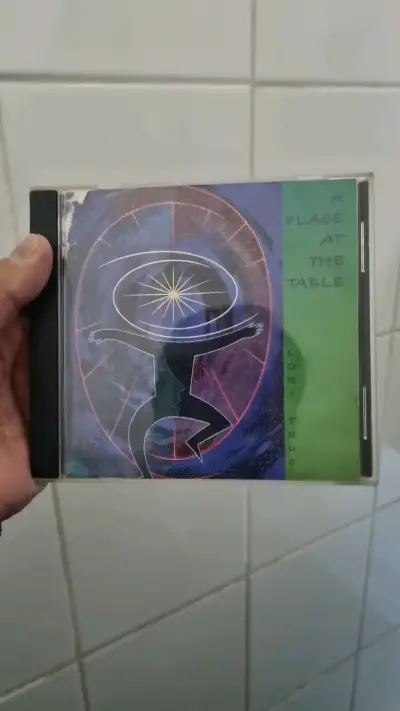 CD musical 'A Place at the Table' de Lori True - miniatura 1