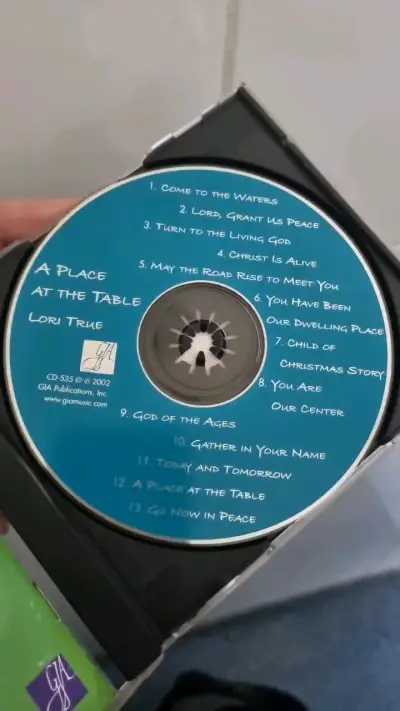CD musical 'A Place at the Table' de Lori True - miniatura 4