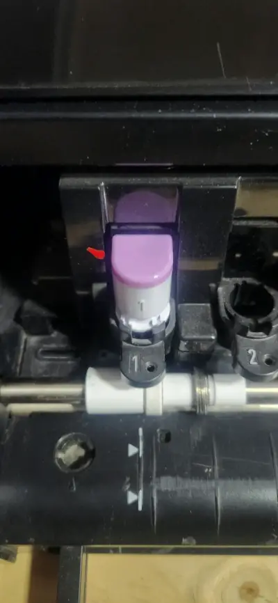 Plotter de corte negro en buen estado Cameo 4 - miniatura 3