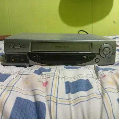 Reproductor VHS RCA con 4 cabezales - miniatura 2