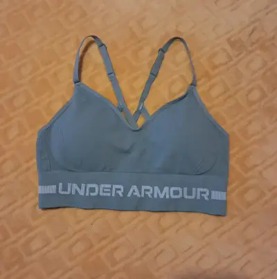 Top deportivo Under Armour gris con tirantes ajustables - miniatura 1