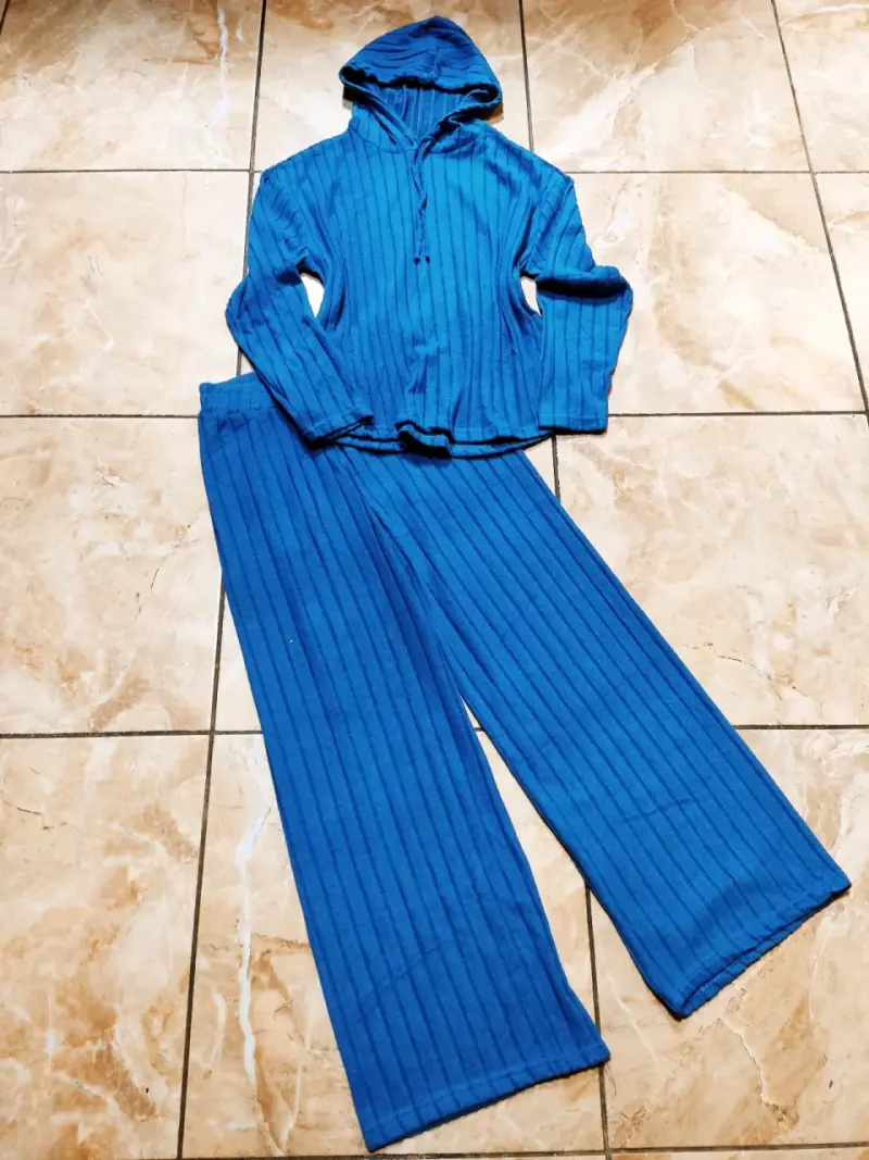 Conjunto de punto verde con diseño en mangas - 2