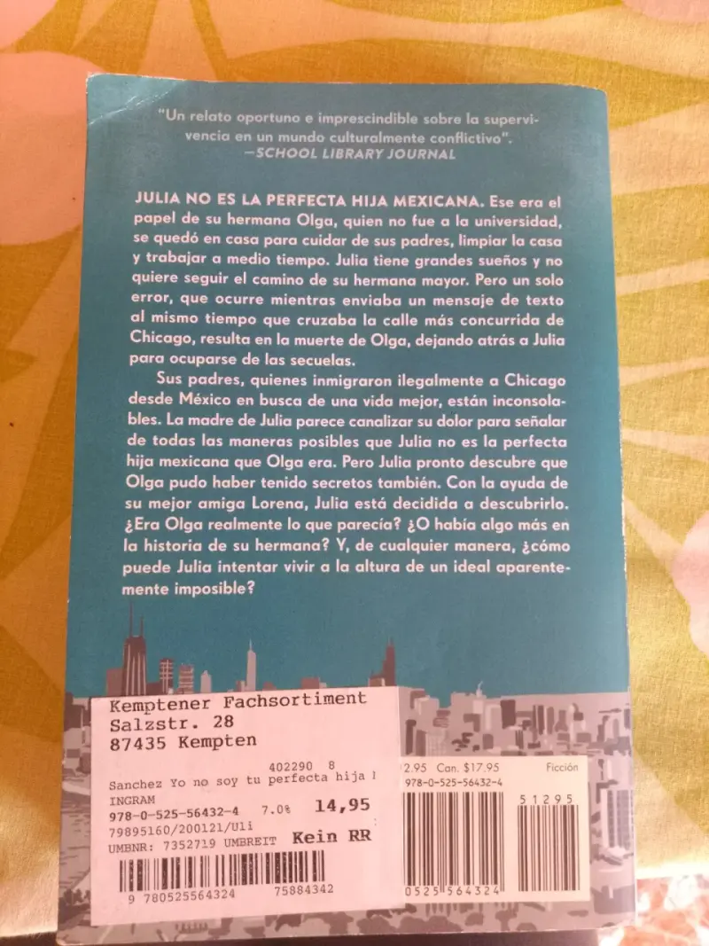 Libro 'Yo No Soy Tu Perfecta Hija Mexicana' - 2