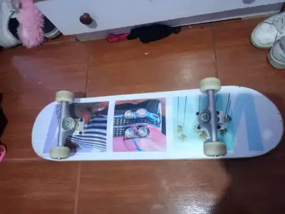 Skateboard Wisdom casi sin uso - miniatura 1