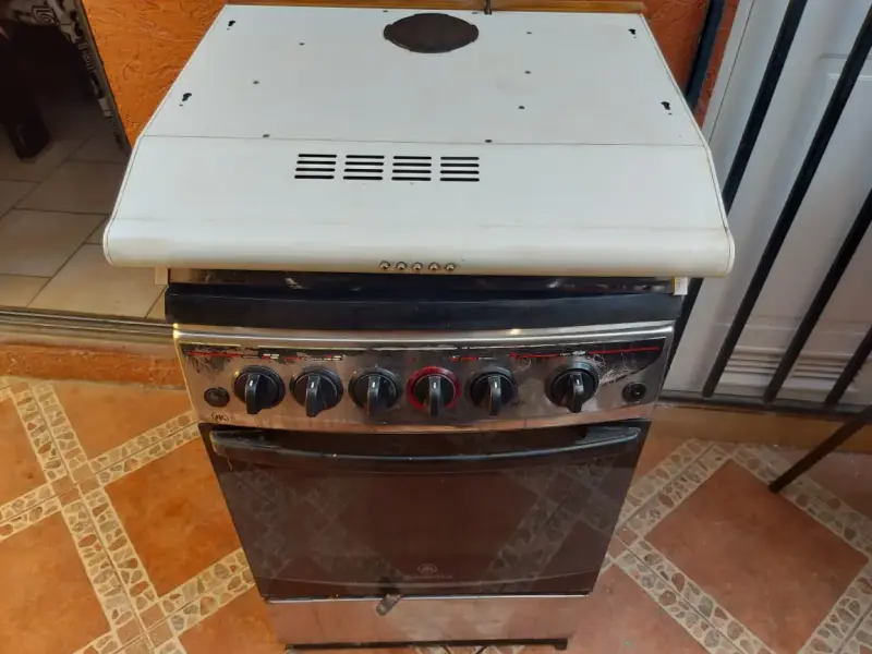 Cocina Mademsa A Gas Con Horno Y Campana Extractor - 3