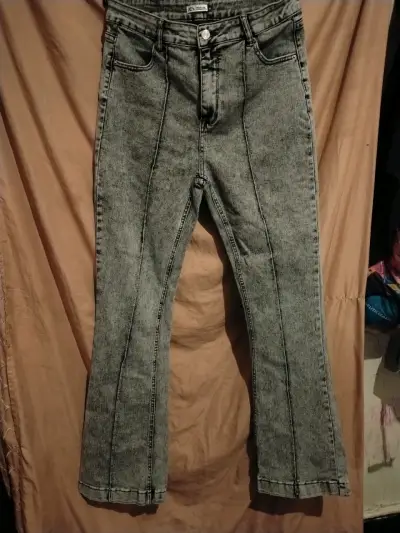 Jeans grises de mezclilla para mujer - miniatura 1