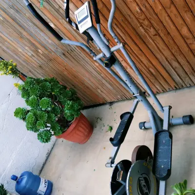 Bicicleta elíptica para ejercicio en casa - miniatura 2