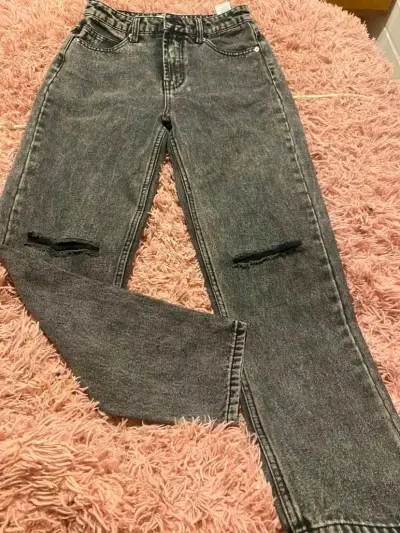 Jeans de mezclilla gris con roturas - miniatura 1
