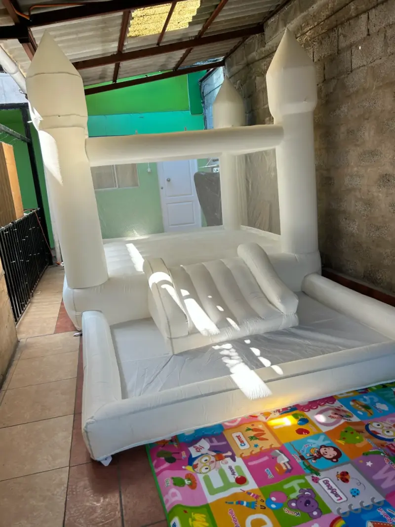 Castillo inflable blanco para niños