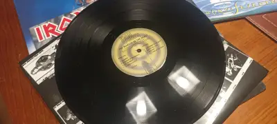 Vinilos de Iron Maiden abiertos pero nuevos nuevos - miniatura 4