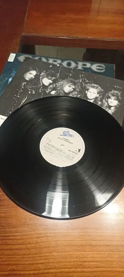 Vinilo de colección Europe Superstitious autografiado - miniatura 4