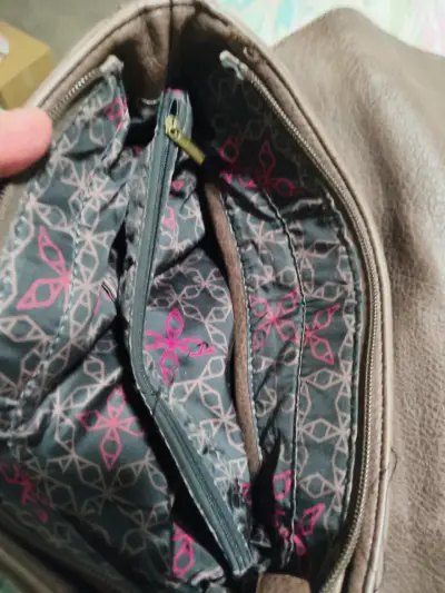 Cartera de cuero marrón con diseño floral Amphora - miniatura 3