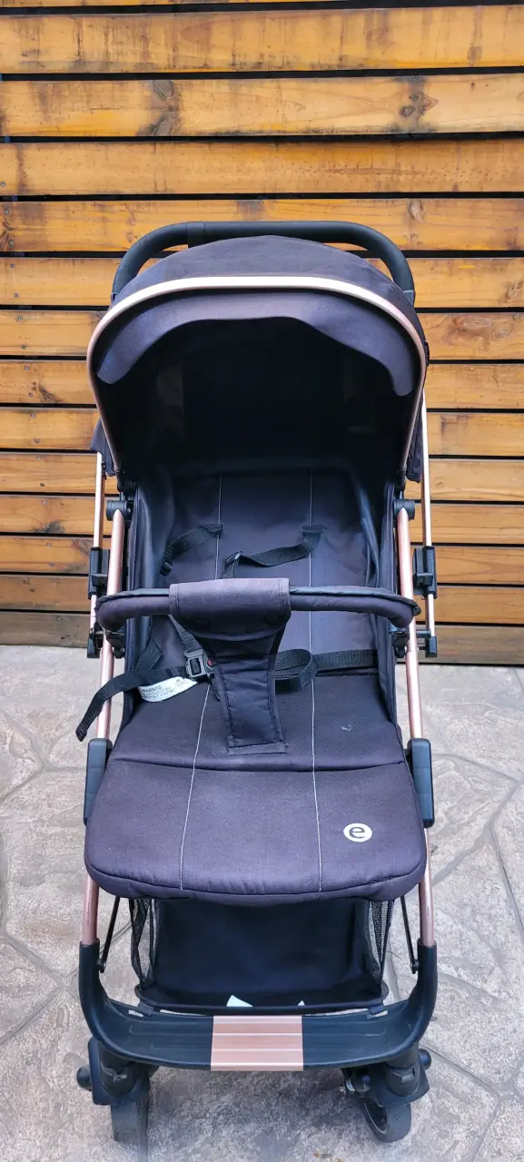 Coche de bebé plegable color negro - 4