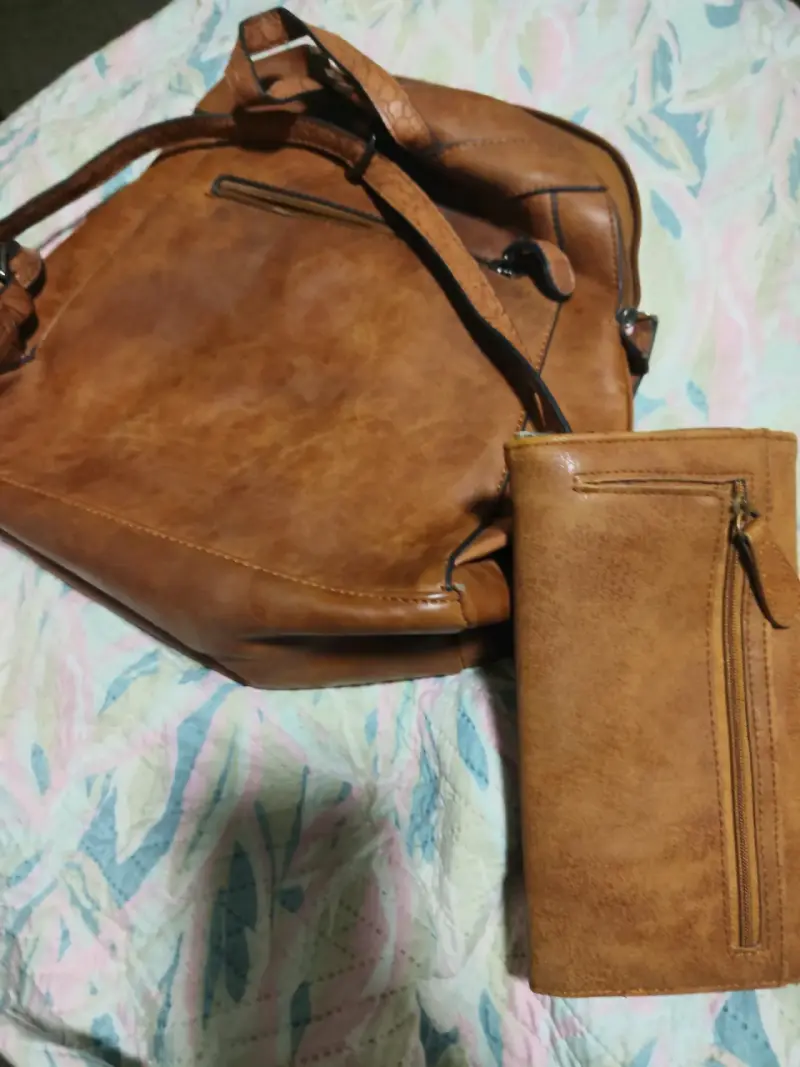 Mochila y billetera de cuero marrón Secret - 2