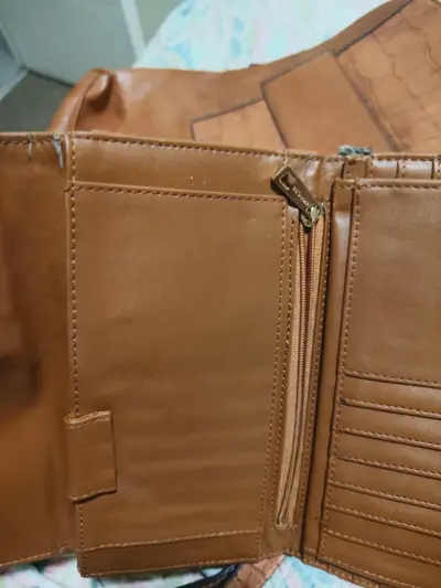 Mochila y billetera de cuero marrón Secret - miniatura 3