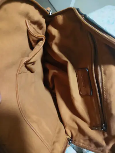Mochila y billetera de cuero marrón Secret - miniatura 4
