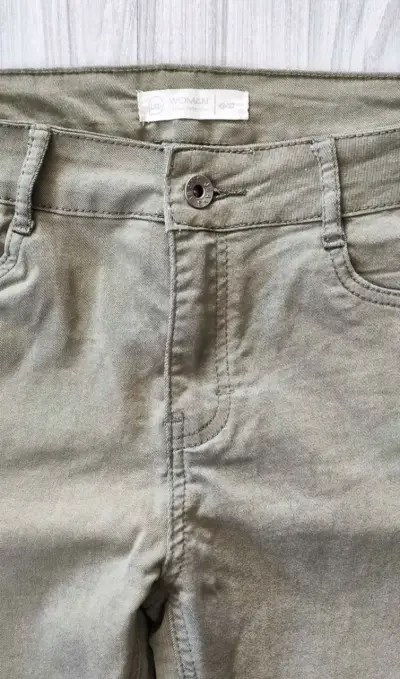 Pantalón de Mujer Marca Urb Elásticado Talla 42 - miniatura 3