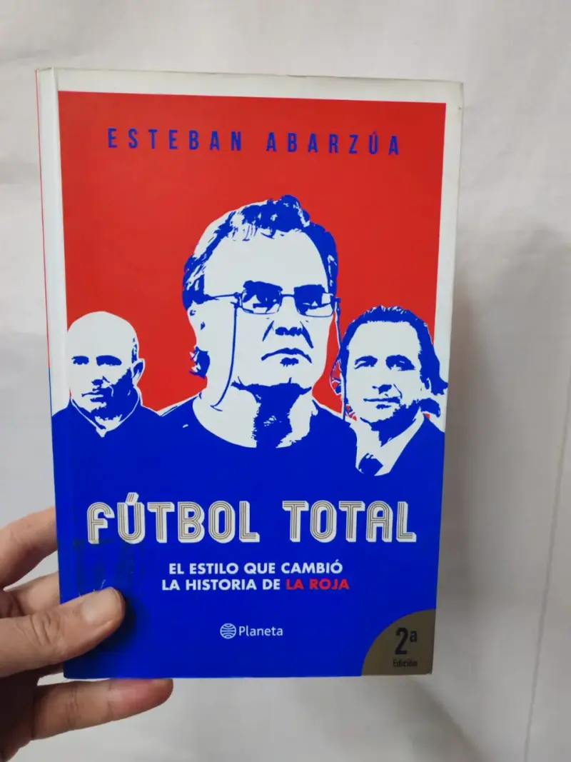 Libro Fútbol Total de Esteban Abarzúa - 1