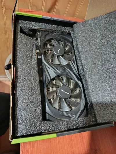 Tarjeta Gráfica PNY GeForce RTX 3060 12 GB - miniatura 1