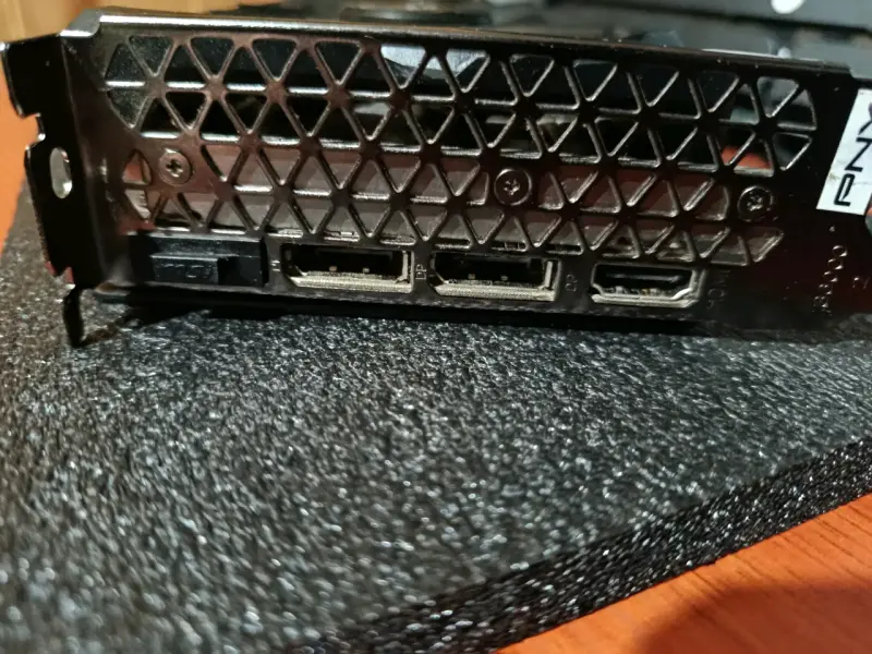 Tarjeta Gráfica PNY GeForce RTX 3060 12 GB - 5