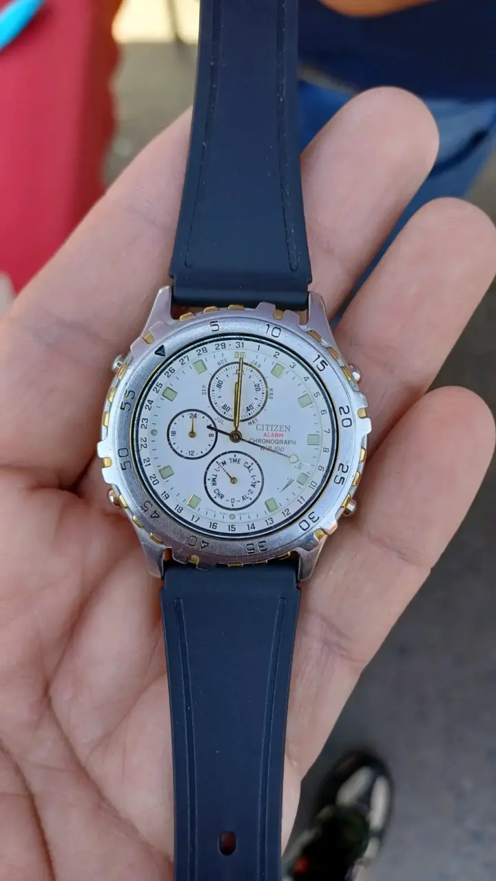 Reloj Citizen Cronógrafo Alarma Correa Negra - 1