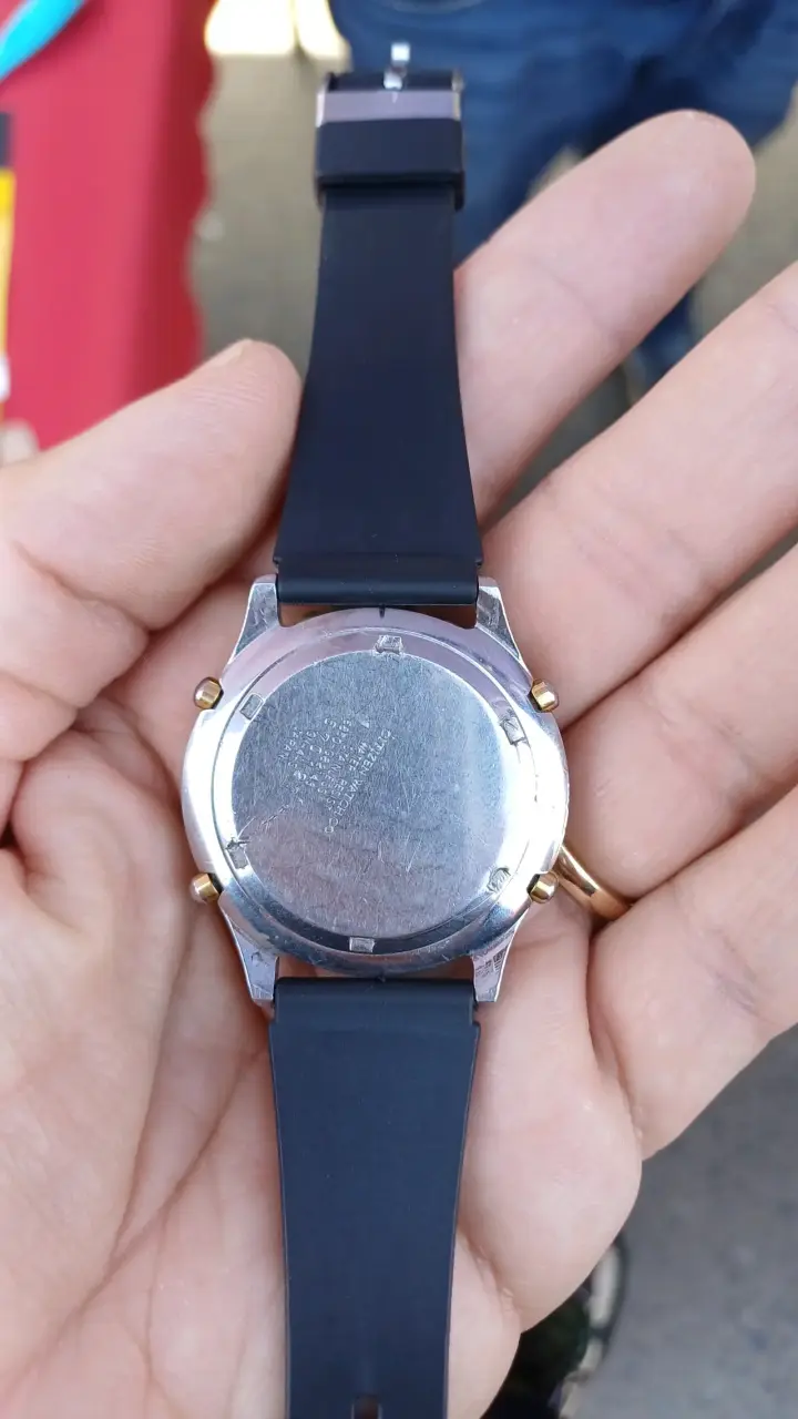 Reloj Citizen Cronógrafo Alarma Correa Negra - 2