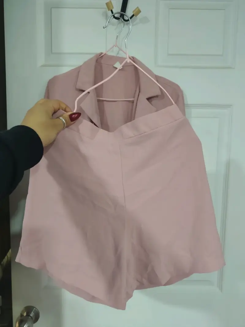 Conjunto de blazer y shorts rosado para niña Shein - 3