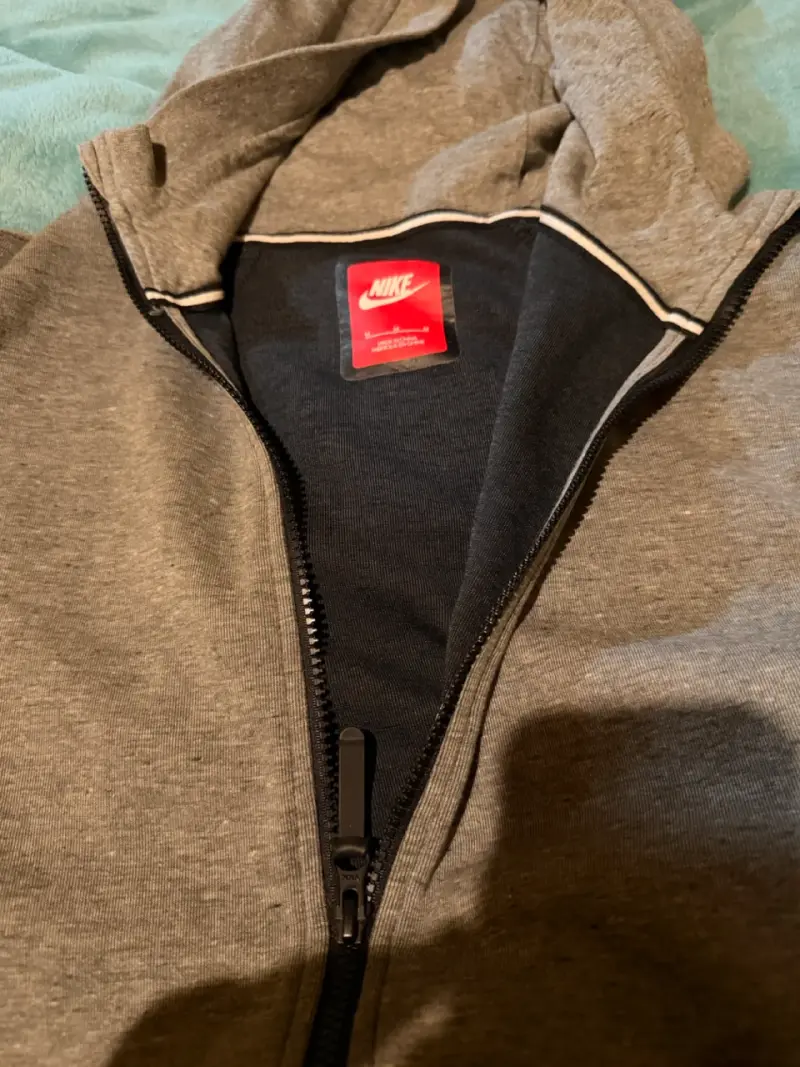 Polerón con capucha Nike gris para hombre - 3